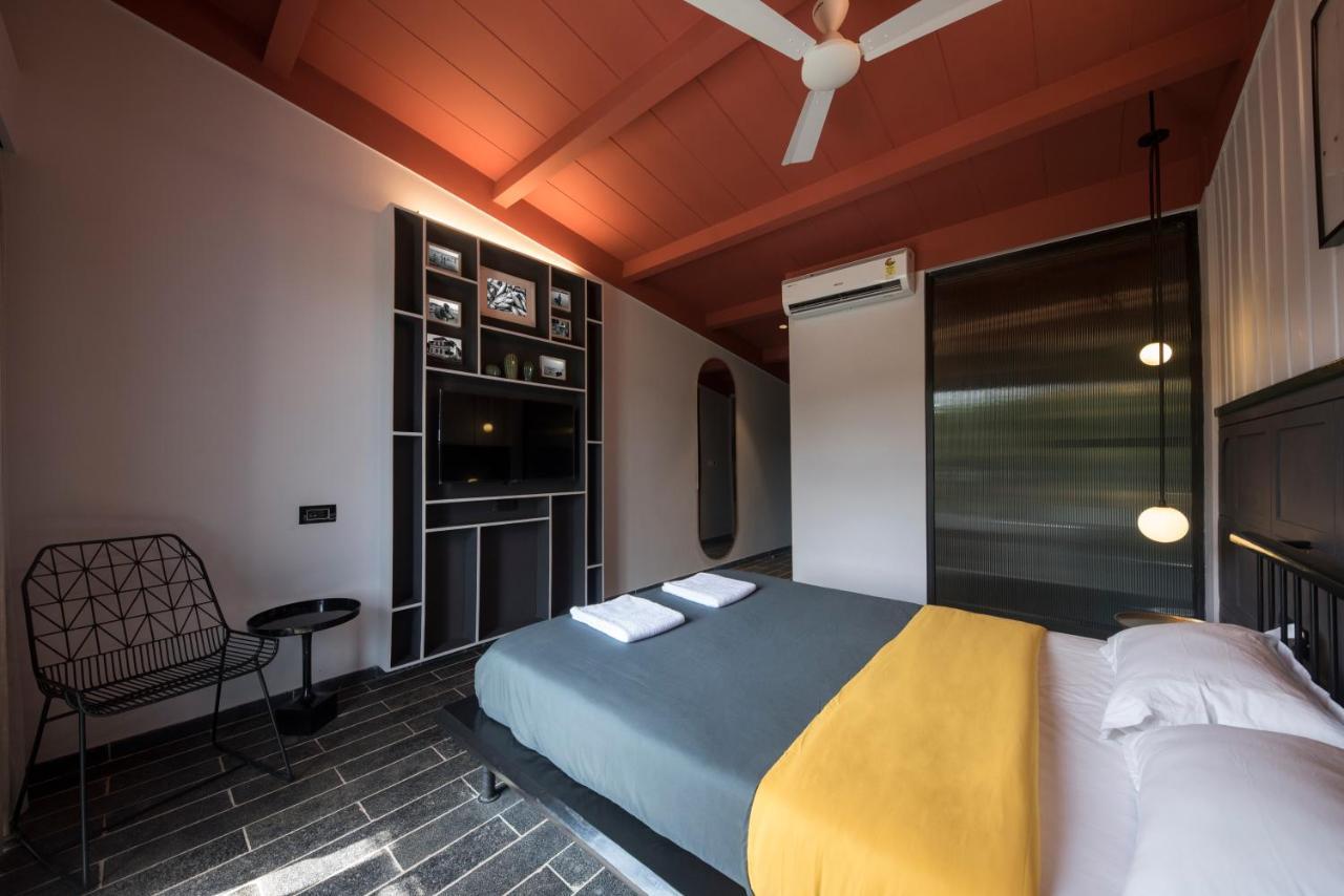 Hotel East India House à Gorai Extérieur photo